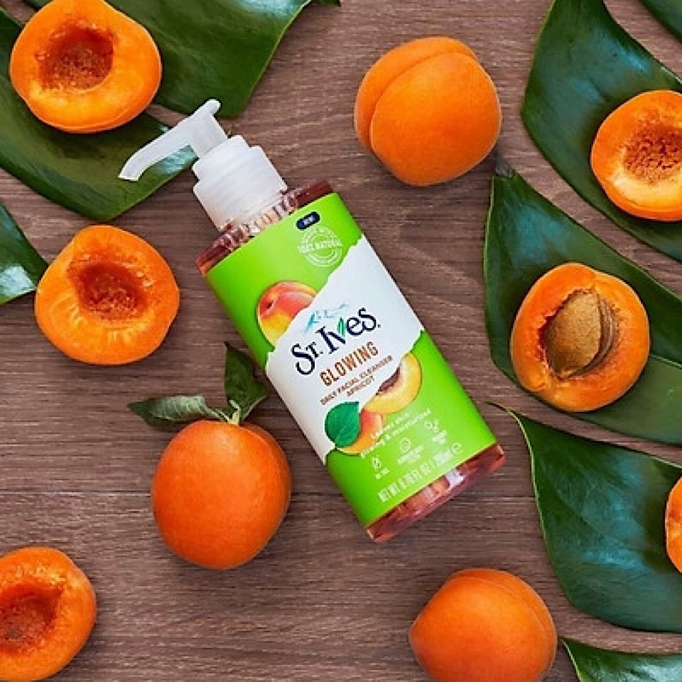 Sữa rửa mặt St. Ives Glowing Daily Facial Cleanser Apricot